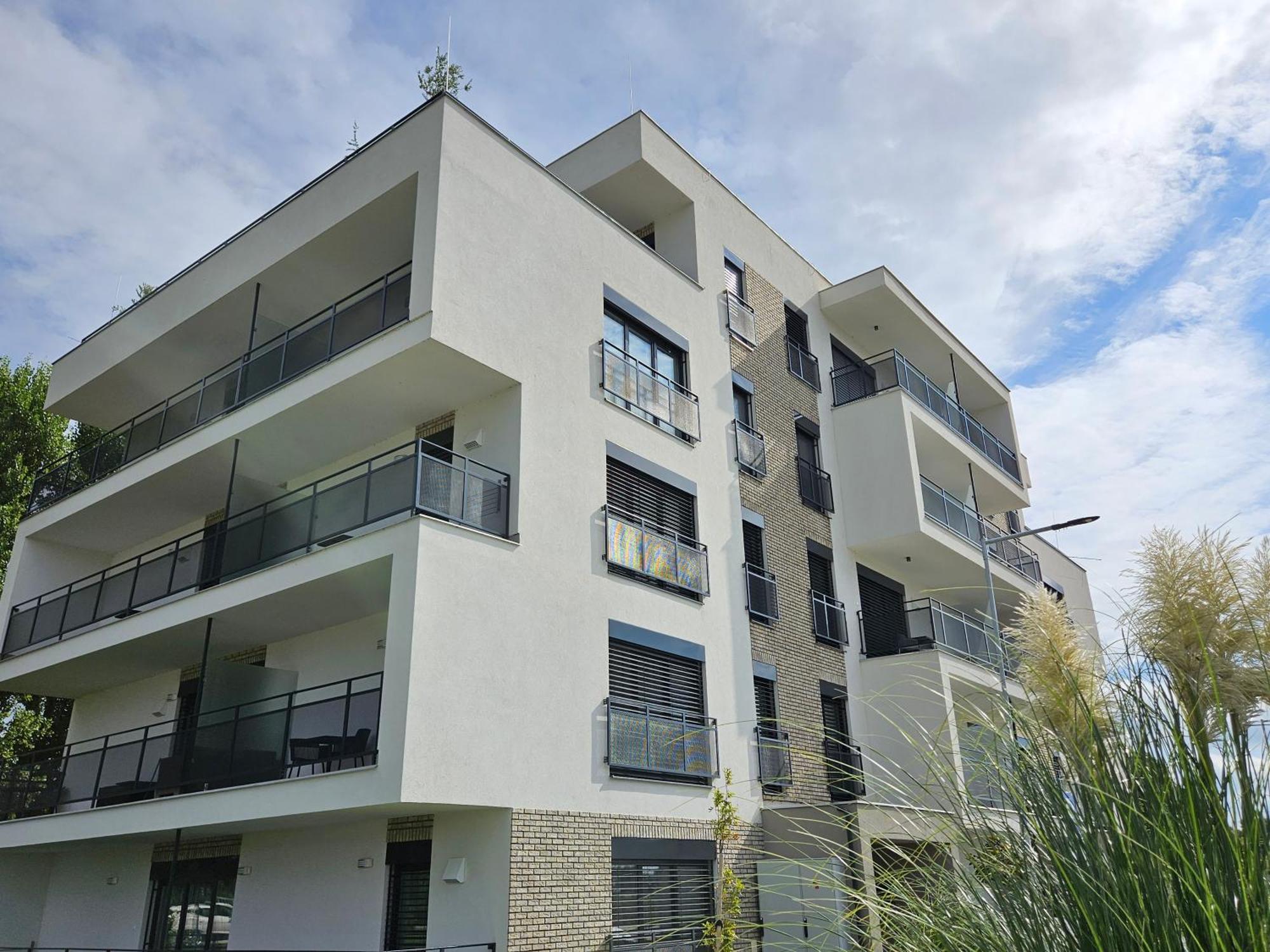 Harmonia Riva Apartman B11 Дунайска-Стреда Экстерьер фото